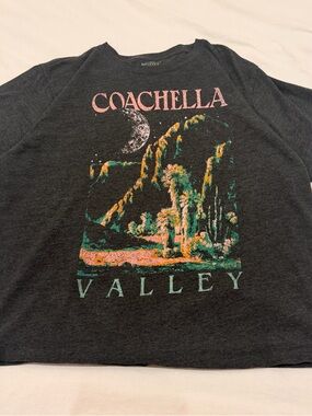 Mighty Fine Heather Dark Gray Coachella Valley Graphic Tee (Gray)